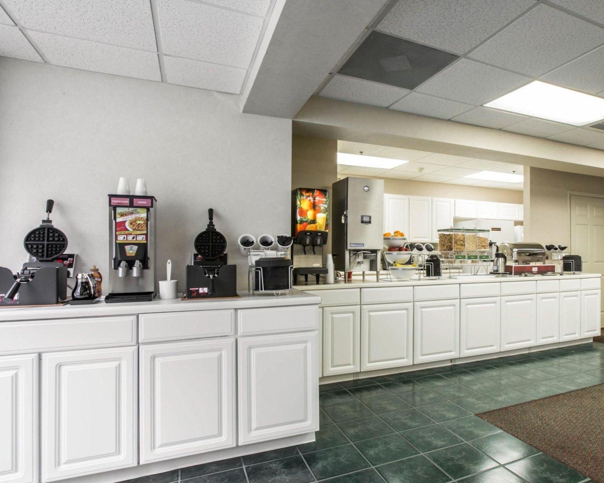 Super 8 By Wyndham Cherokee Extérieur photo