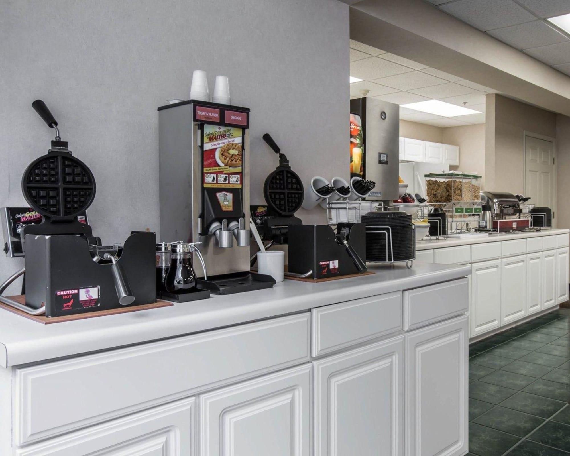 Super 8 By Wyndham Cherokee Extérieur photo